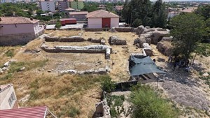 Fakültemiz Öğretim Üyesi Prof. Dr. Osman Doğanay Başkanlığında Tyana Antik Kenti’nde Kazı Çalışmaları Yeniden Başladı 