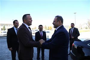 Üniversitemiz Rektörü Prof. Dr. Alpay Arıbaş, Dekan Prof. Dr. Talat Baran'a Hayırlı Olsun Ziyaretinde Bulundu