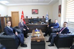 Üniversitemiz Rektörü Prof. Dr. Alpay Arıbaş, Dekan Prof. Dr. Talat Baran'a Hayırlı Olsun Ziyaretinde Bulundu