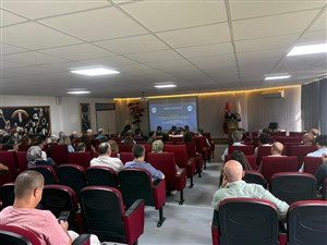 FAKÜLTEMİZDE BOLOGNA DERS BİLGİ PAKETLERİ BİLGİLENDİRME TOPLANTISI DÜZENLENDİ